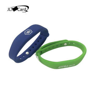 Debossed Logo Waterproof RFID silicone wristband MIFARE DESFire EV1 2K 13.56 mhz NFC RFID Bracelet for Fitness cashless payment